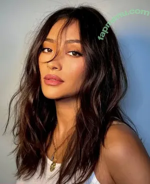 Shay Mitchell / shaymitchell nude photo #0787
