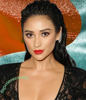 Shay Mitchell / OfficialShayMitchell / shaymitchell nude photo #0800