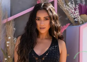 Shay Mitchell / OfficialShayMitchell / shaymitchell nude photo #0805