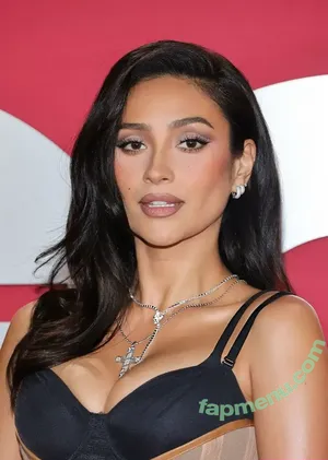 Shay Mitchell / OfficialShayMitchell / shaymitchell nude photo #0845