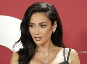 Shay Mitchell / OfficialShayMitchell / shaymitchell nude photo #0847