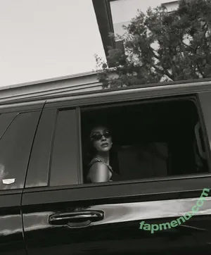 Shay Mitchell / OfficialShayMitchell / shaymitchell nude photo #0872