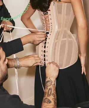 Shay Mitchell / OfficialShayMitchell / shaymitchell nude photo #0874