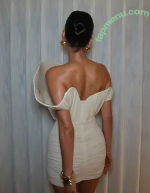 Shay Mitchell / OfficialShayMitchell / shaymitchell nude photo #0894