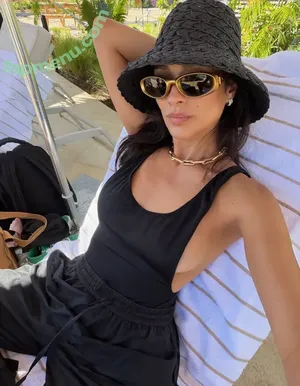 Shay Mitchell / OfficialShayMitchell / shaymitchell nude photo #0908