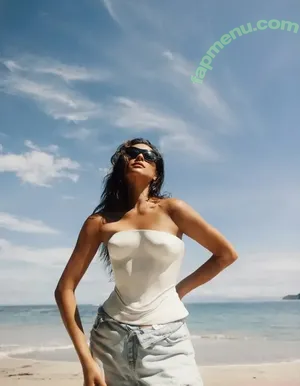 Shay Mitchell / OfficialShayMitchell / shaymitchell nude photo #0910