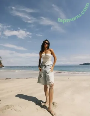 Shay Mitchell / OfficialShayMitchell / shaymitchell nude photo #0911