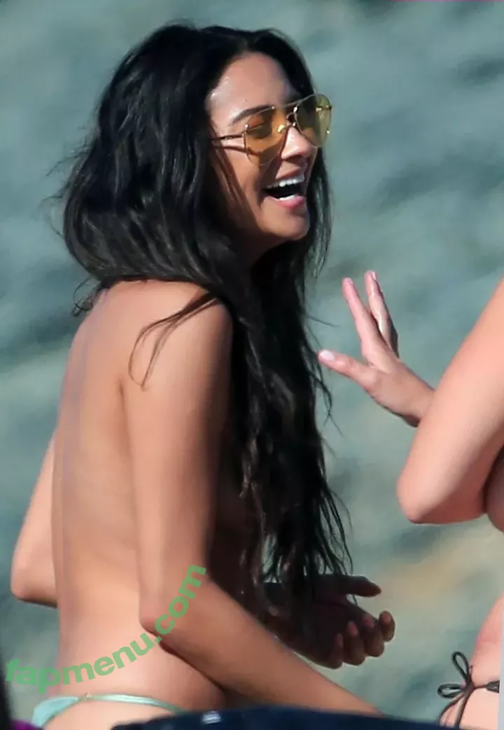 Shay Mitchell nude photo #0056 (shaymitchell)