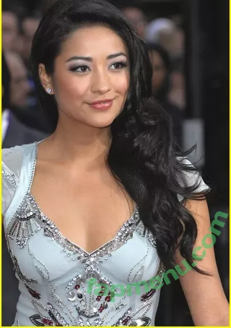 Shay Mitchell nude photo #0134 (shaymitchell)