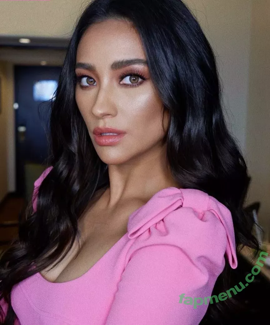 Shay Mitchell nude photo #0153 (shaymitchell)