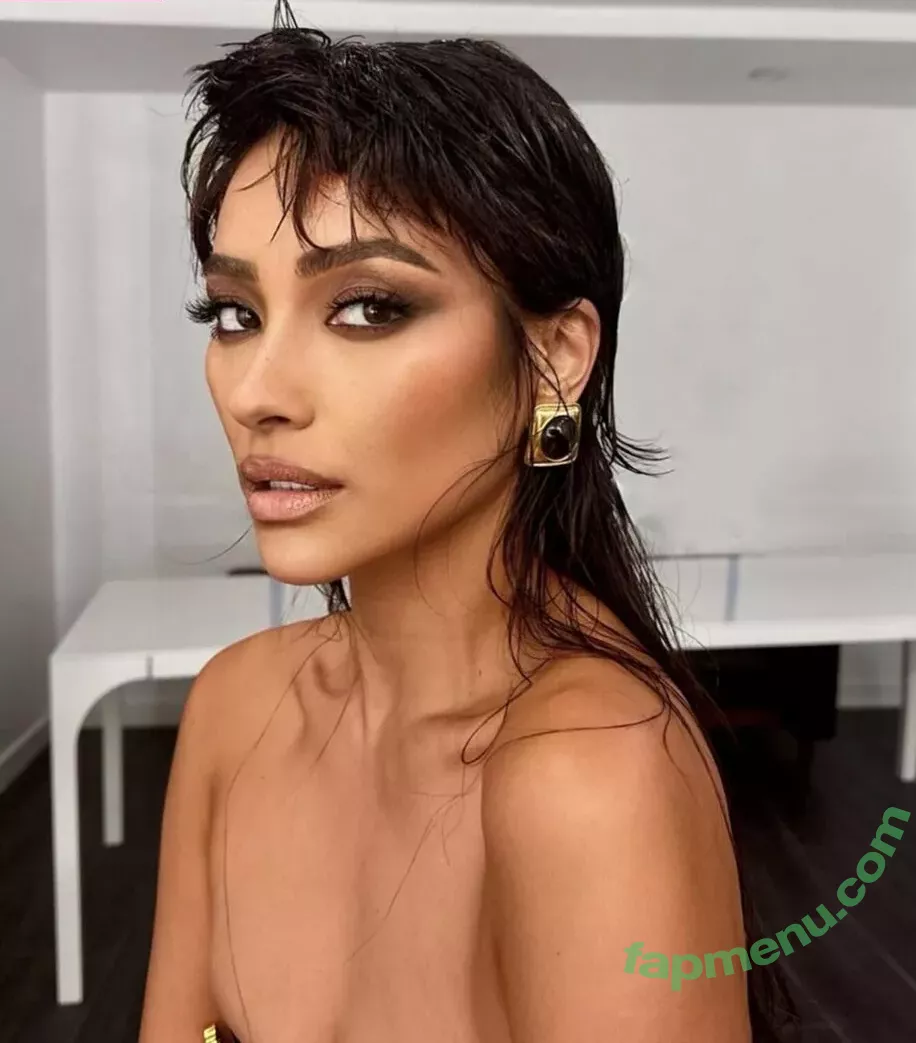 Shay Mitchell nude photo #0250 (shaymitchell)