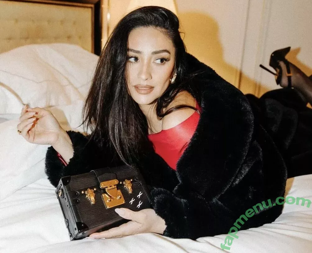 Shay Mitchell nude photo #0311 (shaymitchell)