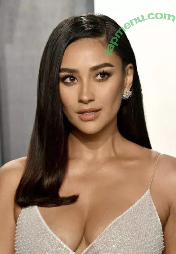 Shay Mitchell nude photo #0358 (shaymitchell)