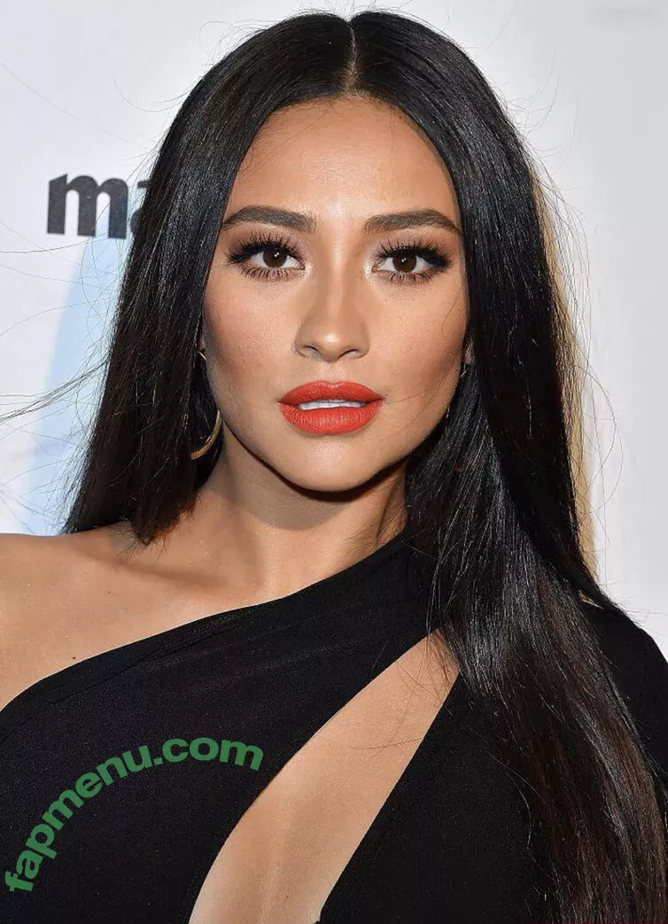 Shay Mitchell nude photo #0364 (shaymitchell)