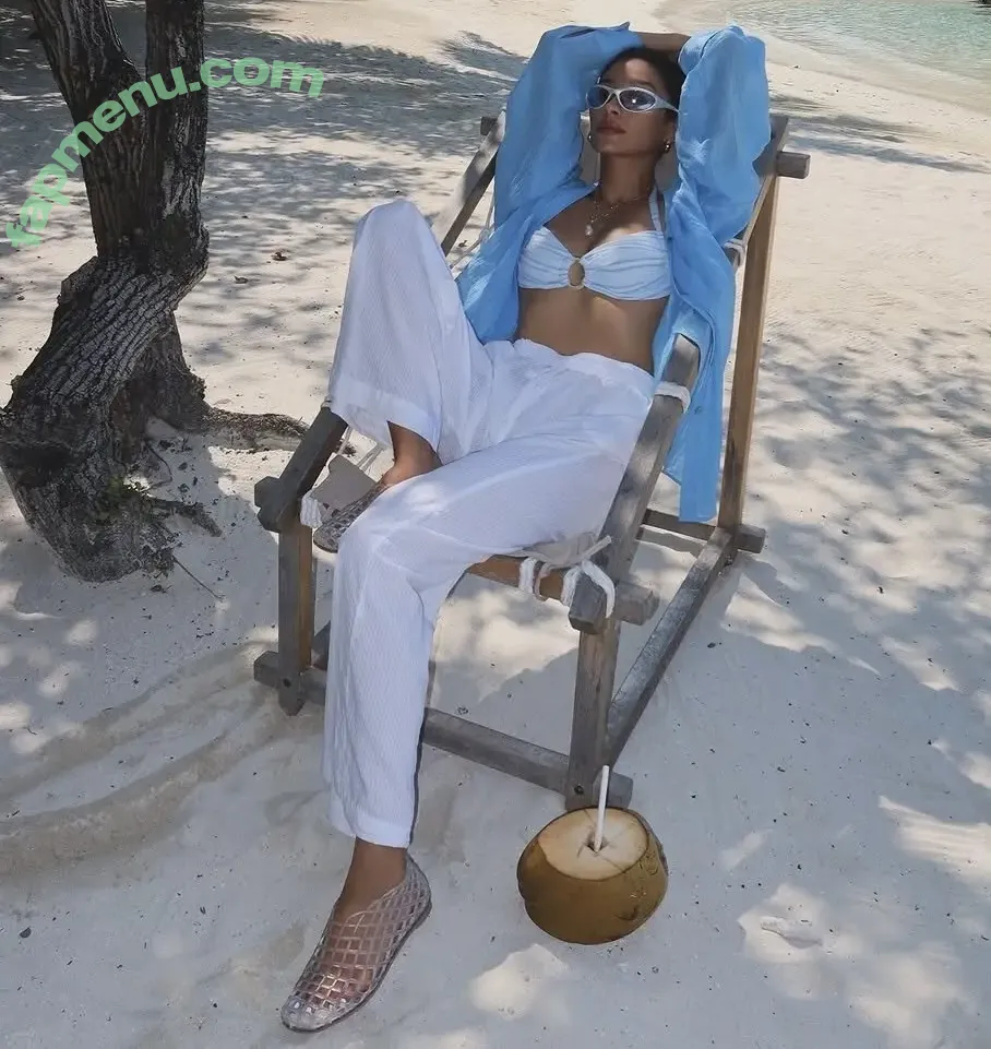 Shay Mitchell nude photo #0673 (shaymitchell)