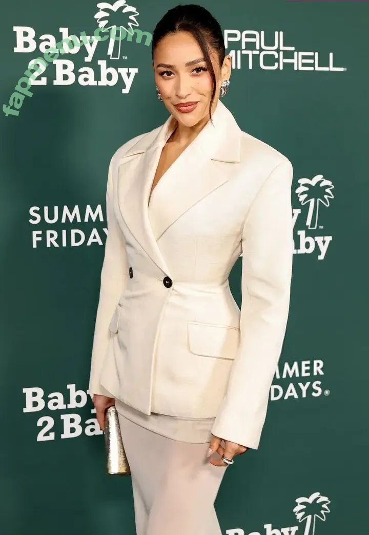 Shay Mitchell nude photo #0797 (OfficialShayMitchell / shaymitchell)