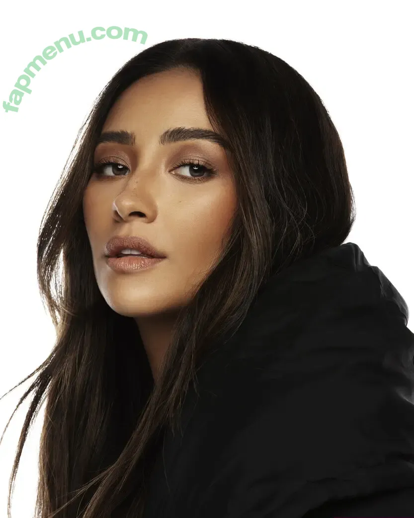 Shay Mitchell nude photo #0801 (OfficialShayMitchell / shaymitchell)