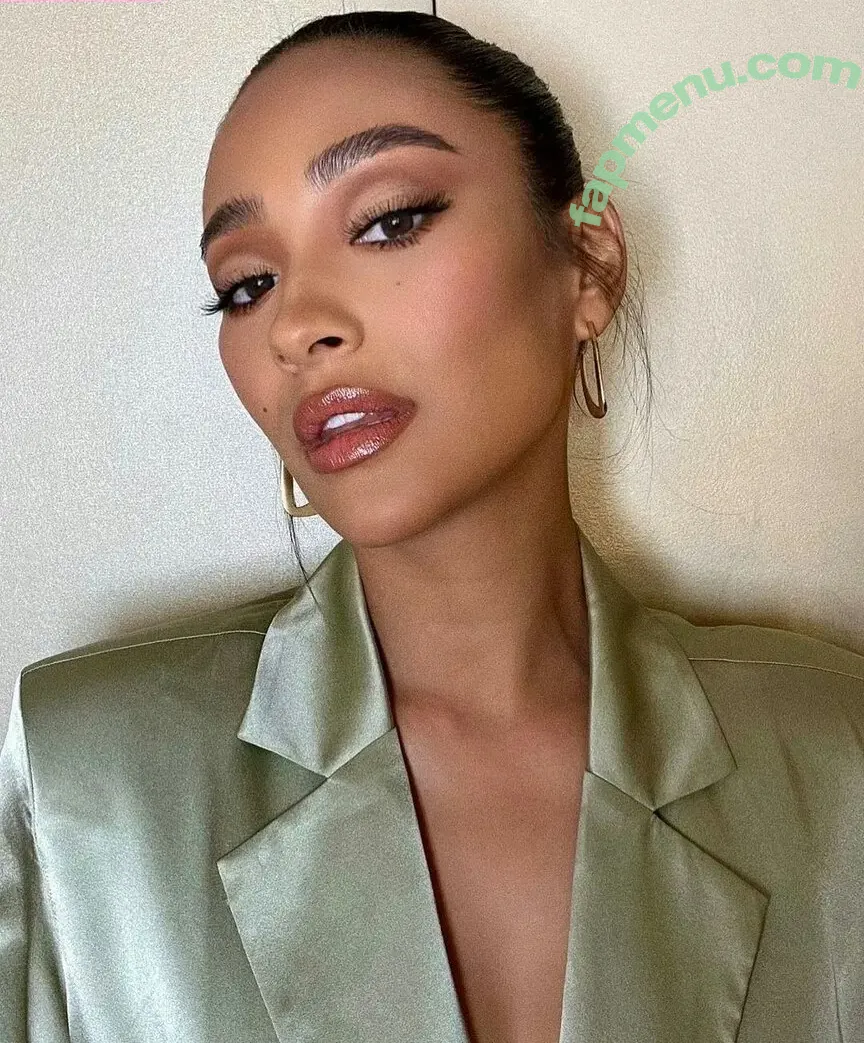 Shay Mitchell nude photo #0823 (OfficialShayMitchell / shaymitchell)