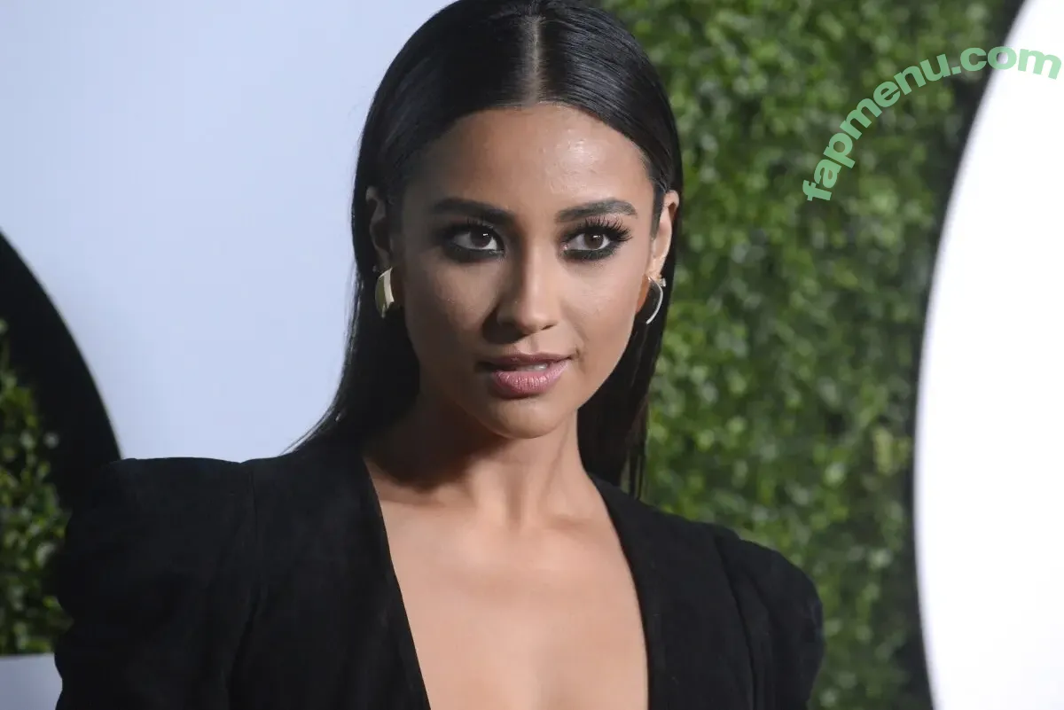 Shay Mitchell nude photo #0838 (OfficialShayMitchell / shaymitchell)