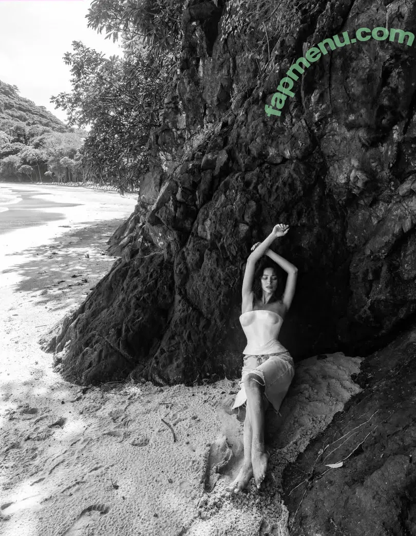 Shay Mitchell nude photo #0914 (OfficialShayMitchell / shaymitchell)