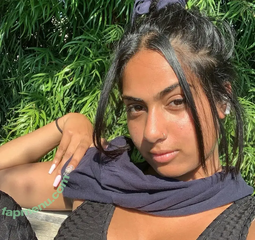 Shayna nude photo #0039 (shaybaebee / shaybaebeee / weednun2)