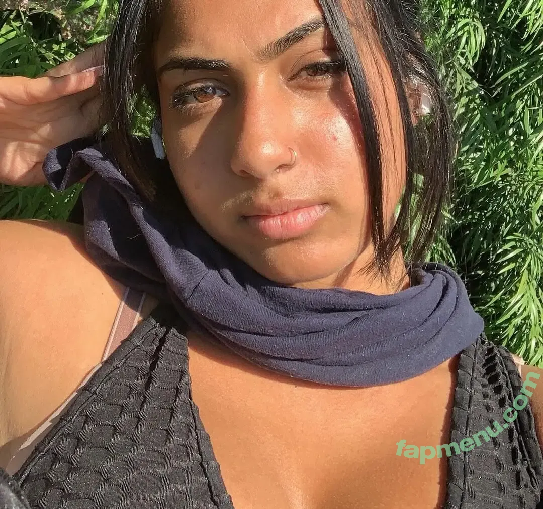 Shayna nude photo #0044 (shaybaebee / shaybaebeee / weednun2)