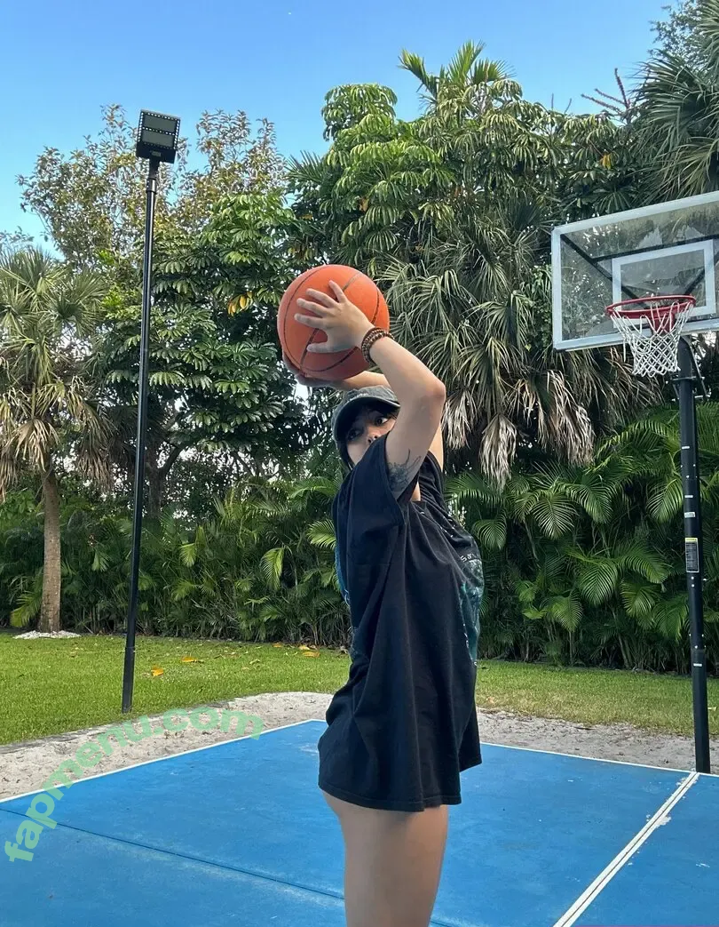 Shea Briar nude photo #0377 (SheaBriar / briarbaby21 / shea.briar / shea_briar / sheasbriarpatch)