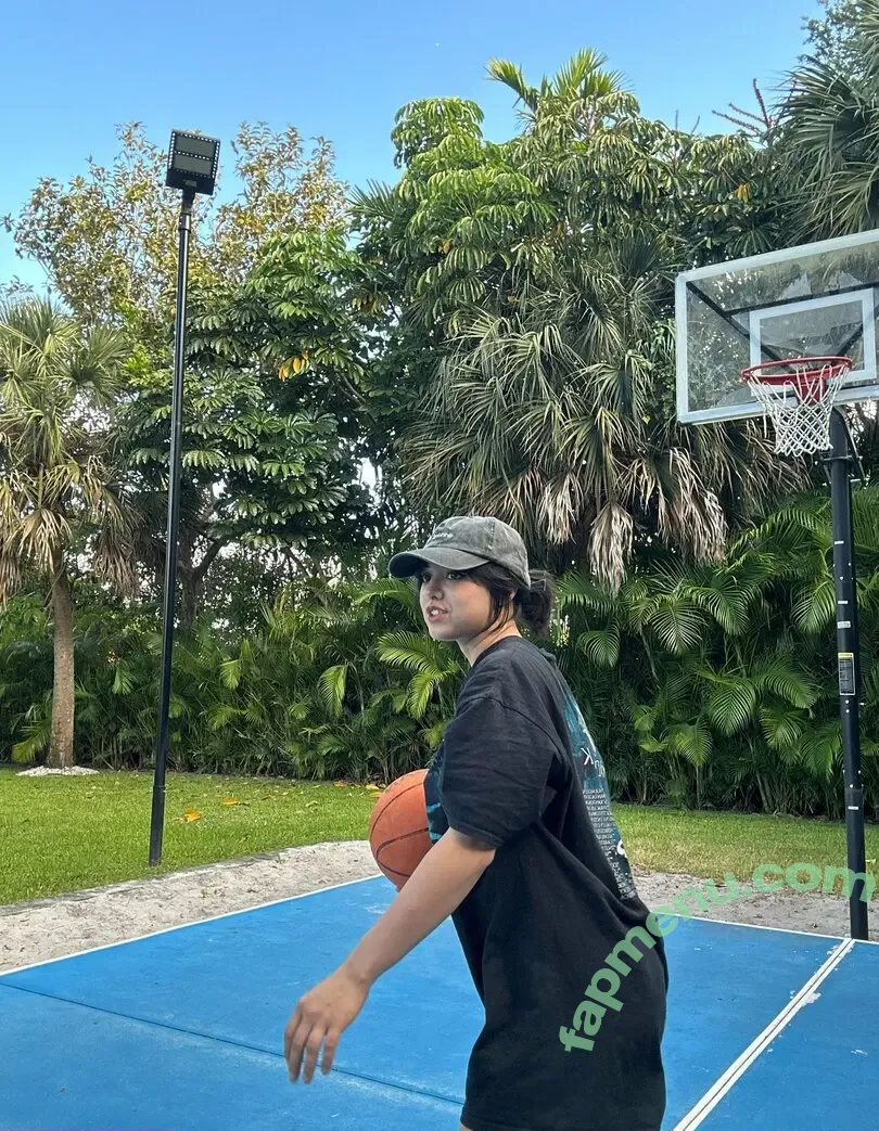 Shea Briar nude photo #0384 (SheaBriar / briarbaby21 / shea.briar / shea_briar / sheasbriarpatch)