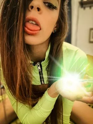 Shegavemethree / Del The Donutshop Girl / itsmikeray nude photo #0024