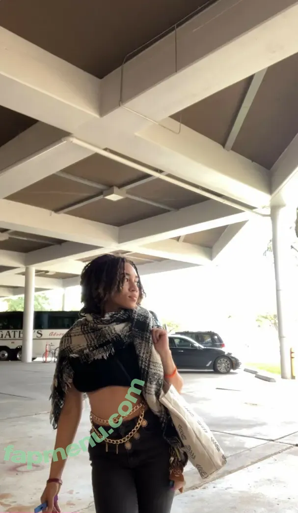 Shego.shegone nude photo #0003 (Shego.shegone)