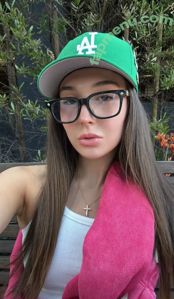 sheiskarlii nude photo #0001 (sheiskarli)