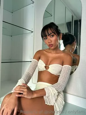 Sheiziss / indicotastes nude photo #0070