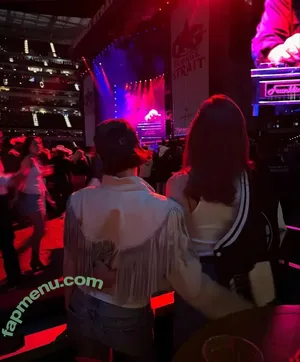 Shelley Hennig / shelleyhennig nude photo #0212