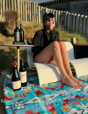 Shelley Hennig / shelleyhennig nude photo #0216