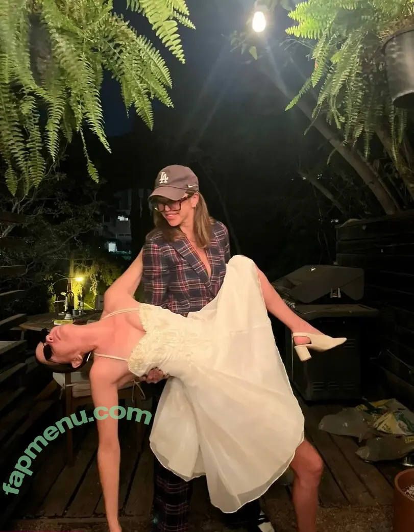 Shelley Hennig nude photo #0215 (shelleyhennig)