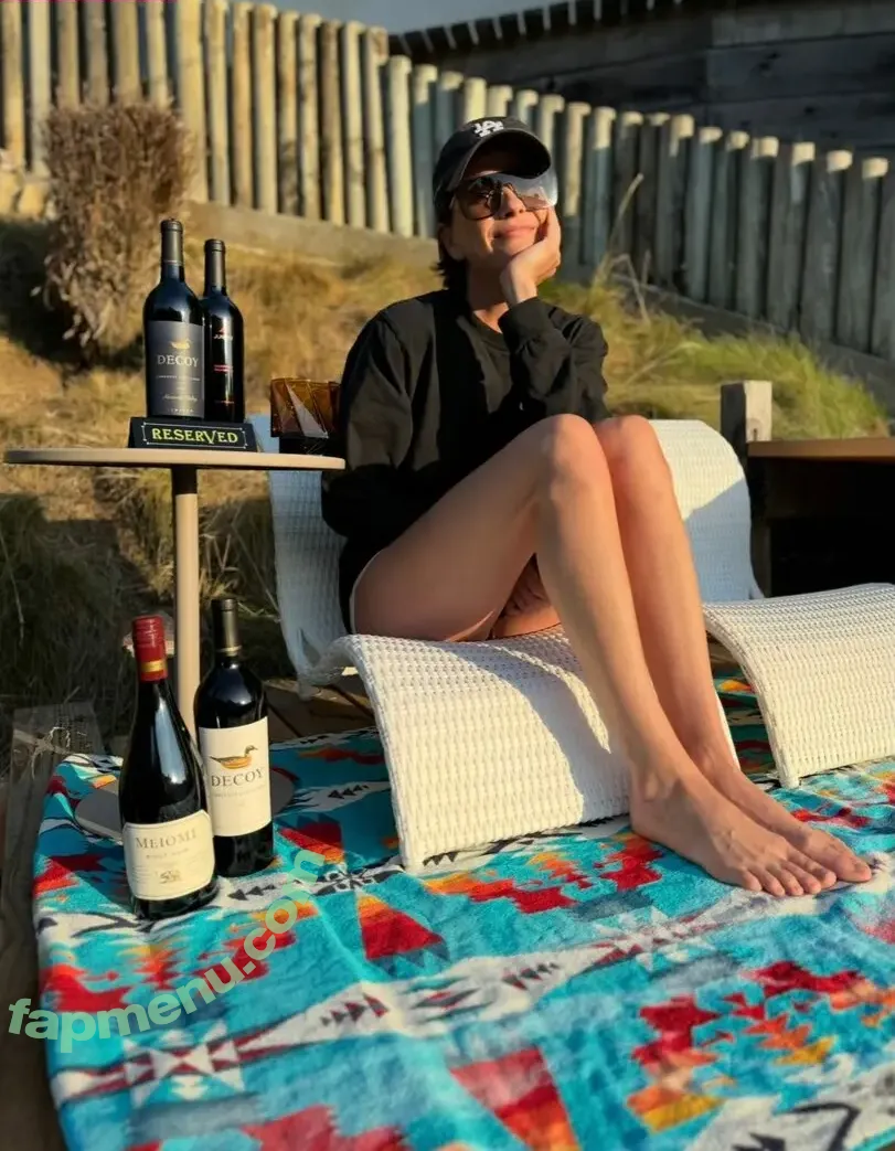 Shelley Hennig nude photo #0216 (shelleyhennig)