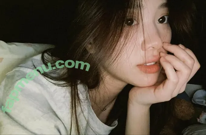Shen Xiaoting nude photo #0002 (whosxiaoting_)