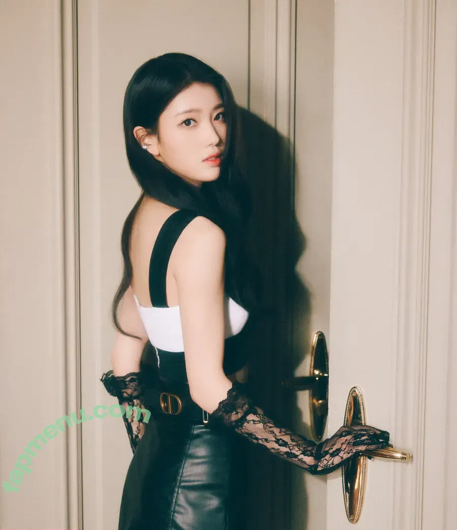 Shen Xiaoting nude photo #0007 (whosxiaoting_)