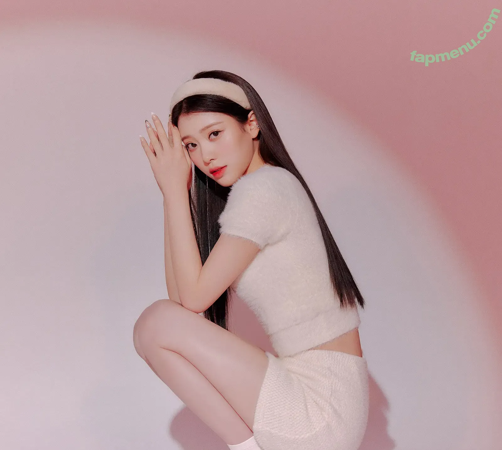 Shen Xiaoting nude photo #0008 (whosxiaoting_)