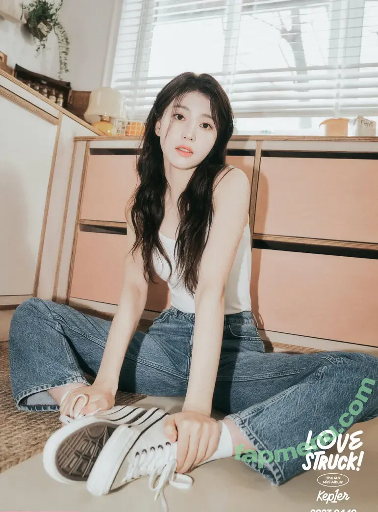 Shen Xiaoting nude photo #0012 (whosxiaoting_)
