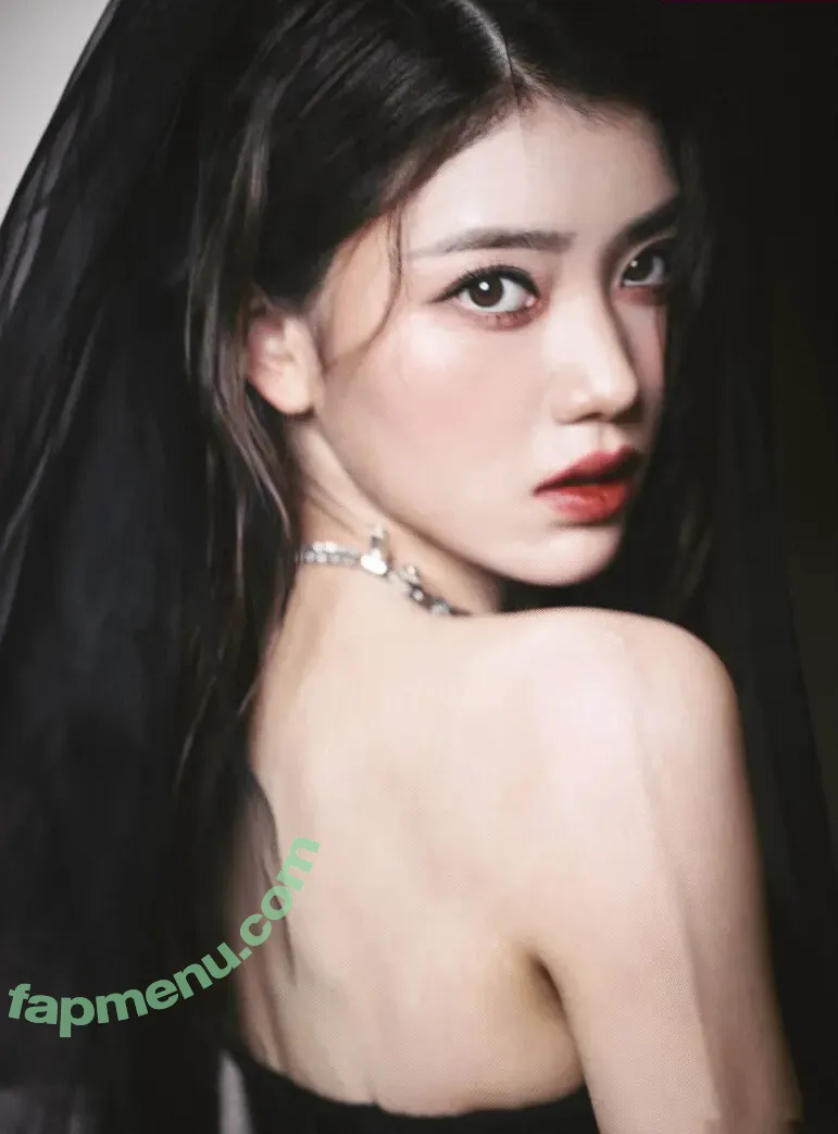 Shen Xiaoting nude photo #0041 (whosxiaoting_)