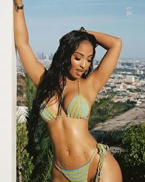 Shenseea nude photo #0011