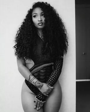 Shenseea nude photo #0022