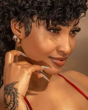 Shenseea nude photo #0028