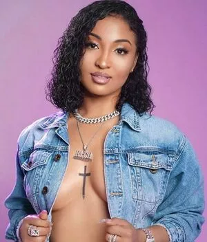 Shenseea nude photo #0121