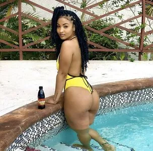 Shenseea nude photo #0137