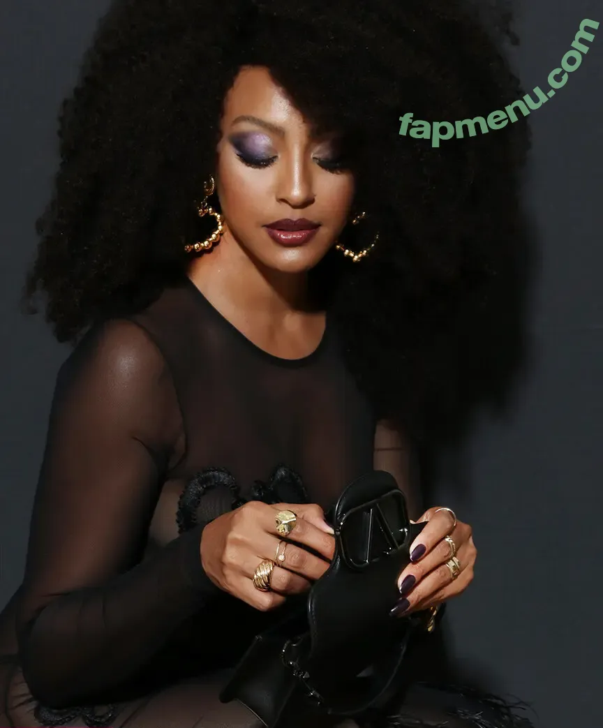 Sheron Menezes nude photo #0187 (sheronmenezzes)