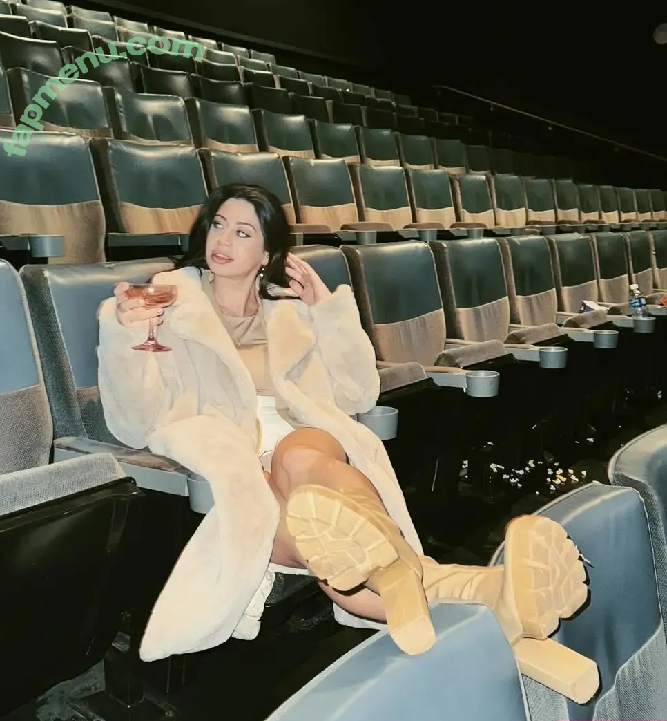 Shesthetea nude photo #0091 (shesthebest)