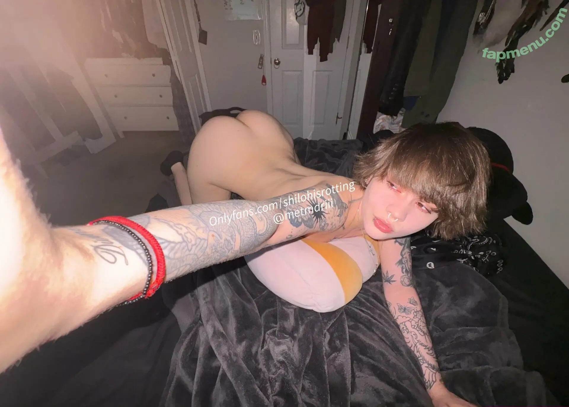 shilohisrotting nude photo #0046 (shilohisrotting)