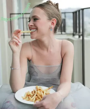 Shira Haas / shirahaas nude photo #0082